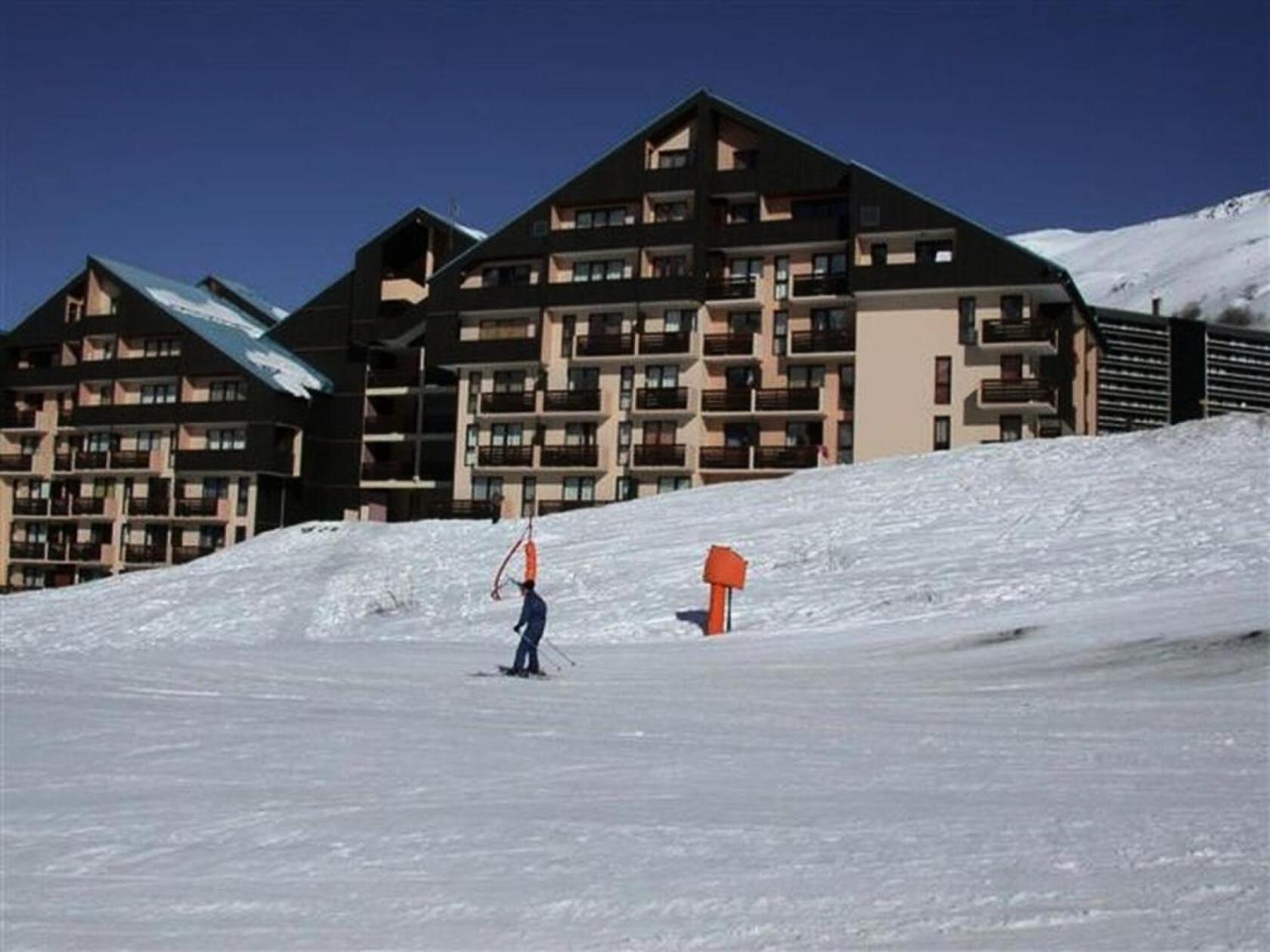 Residence Sarvan - Studio Cabine Au Pied Des Pistes Aux Menuires Mae-5164 サン・マルタン・ド・ベルヴィル エクステリア 写真